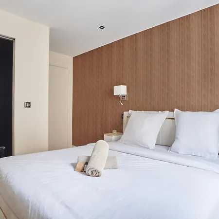 Du Faubourg Apartman Párizs